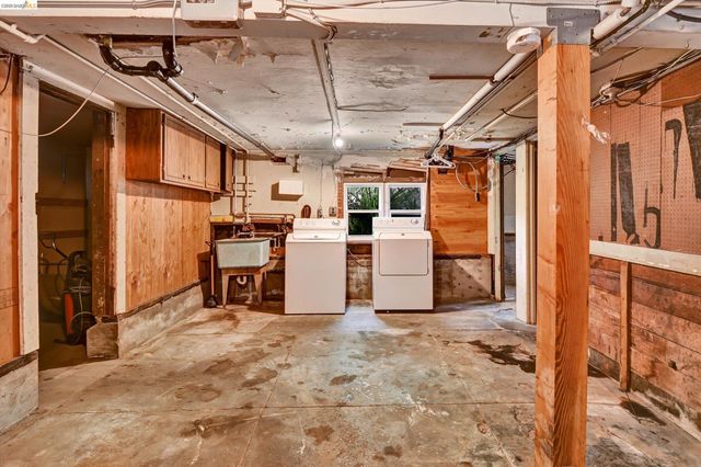 1822 Clinton Ave, Alameda, CA 94501