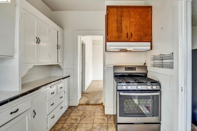 1822 Clinton Ave, Alameda, CA 94501