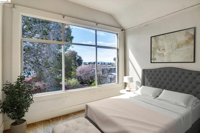 1822 Clinton Ave, Alameda, CA 94501