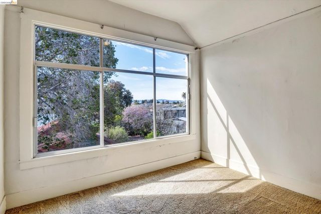 1822 Clinton Ave, Alameda, CA 94501