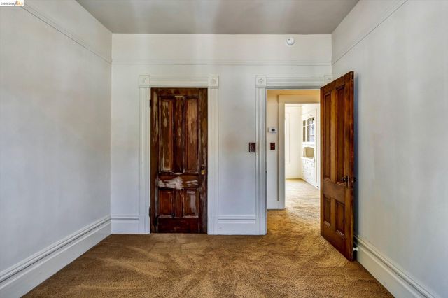 1822 Clinton Ave, Alameda, CA 94501