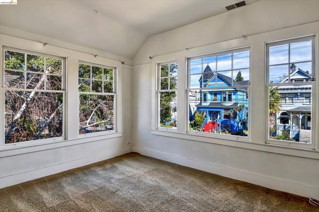 1822 Clinton Ave, Alameda, CA 94501