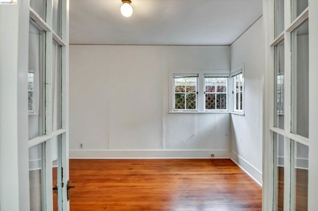 1822 Clinton Ave, Alameda, CA 94501