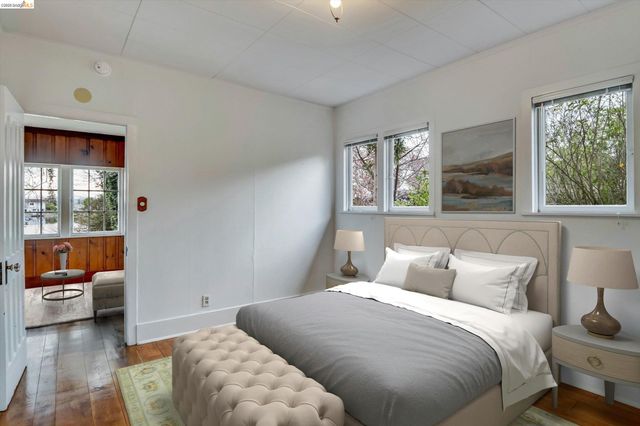 1822 Clinton Ave, Alameda, CA 94501