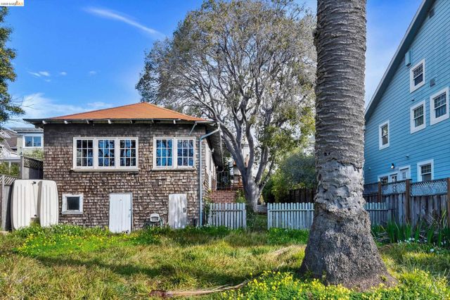 1822 Clinton Ave, Alameda, CA 94501