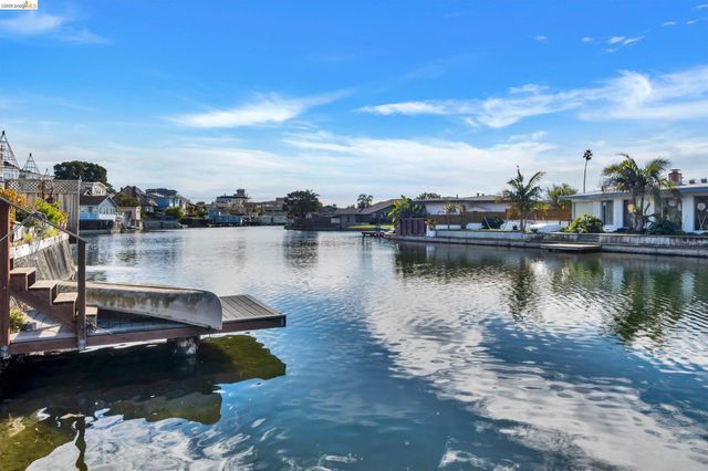 1822 Clinton Ave, Alameda, CA 94501