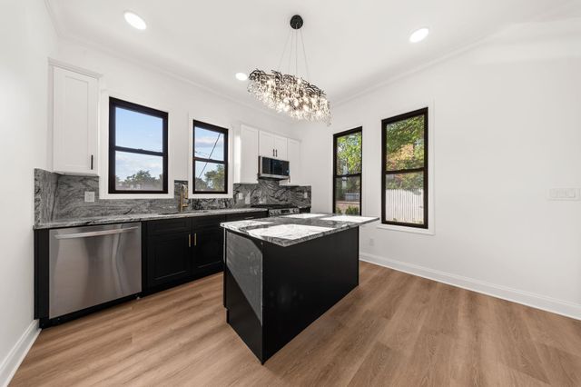 711-715 BOULEVARD, Weehawken, NJ 07086