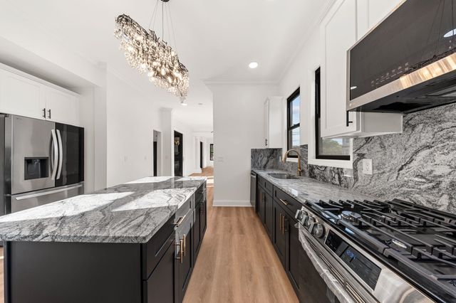 711-715 BOULEVARD, Weehawken, NJ 07086