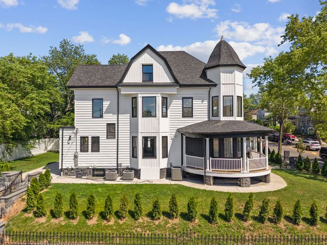 711-715 BOULEVARD, Weehawken, NJ 07086