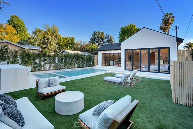 11107 Kling Street, North Hollywood (los Angeles), CA 91602