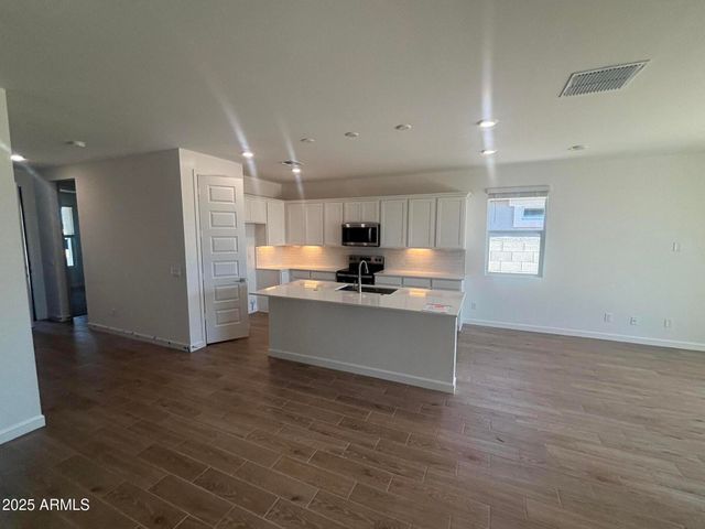 17807 W VOGEL Avenue, Waddell, AZ 85355