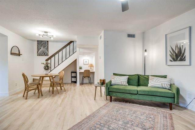 336 Melrose Drive 6B, Richardson, TX 75080