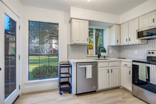 336 Melrose Drive 6B, Richardson, TX 75080