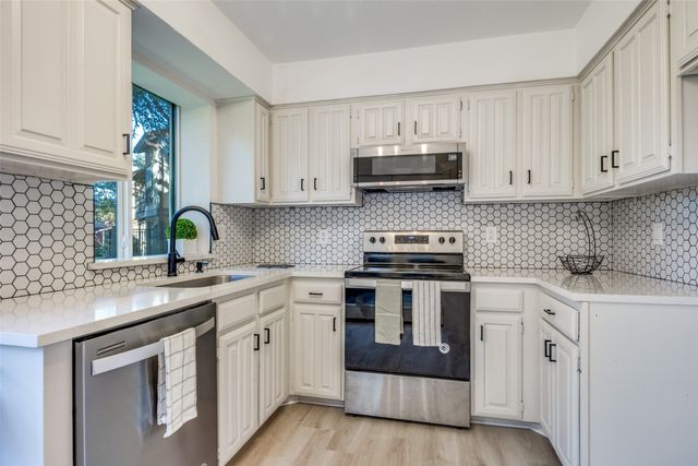 336 Melrose Drive 6B, Richardson, TX 75080