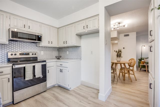 336 Melrose Drive 6B, Richardson, TX 75080