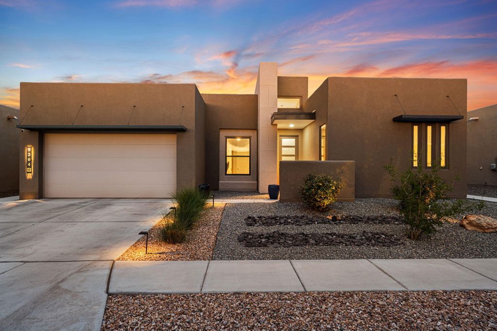 9204 Balloon Glow Lane NE, Albuquerque, NM 87113