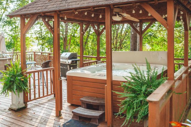 30483 Lake Logan Road, Logan, OH 43138