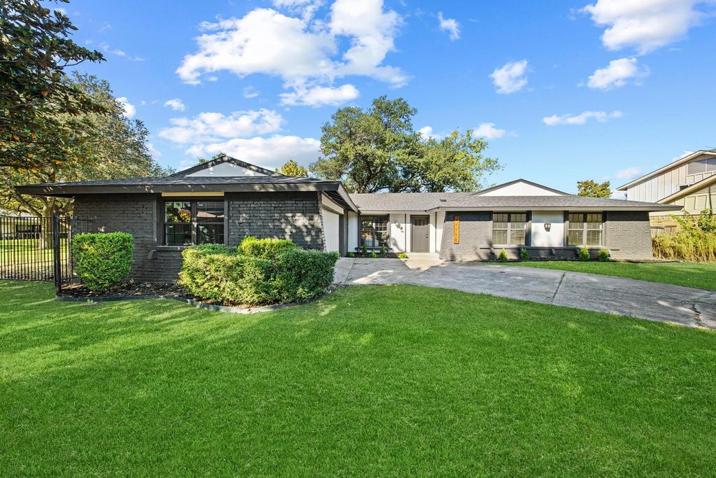 15715 Covewood Circle, Dallas, TX 75248