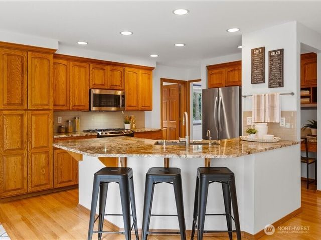 321 N 188th Street, Shoreline, WA 98133