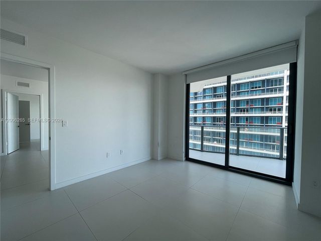 1300 S Miami Ave 2009, Miami, FL 33131