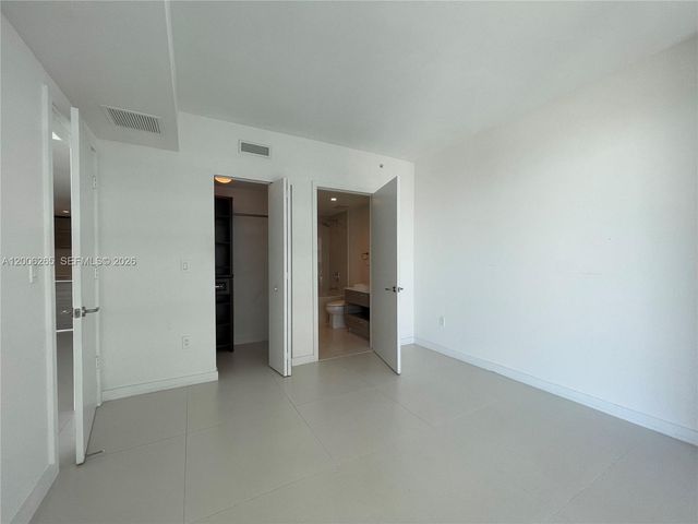 1300 S Miami Ave 2009, Miami, FL 33131