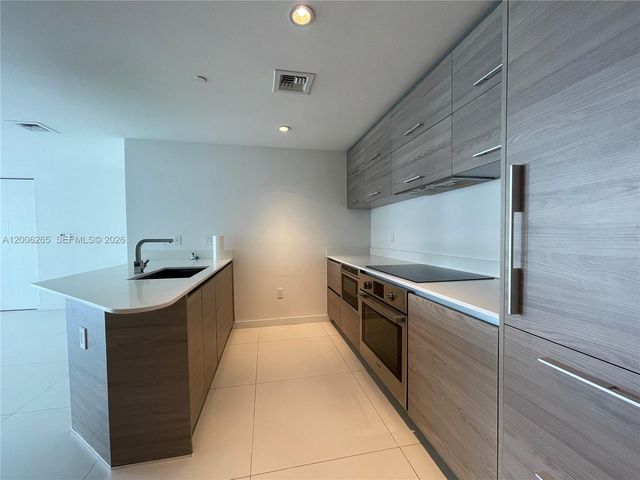 1300 S Miami Ave 2009, Miami, FL 33131