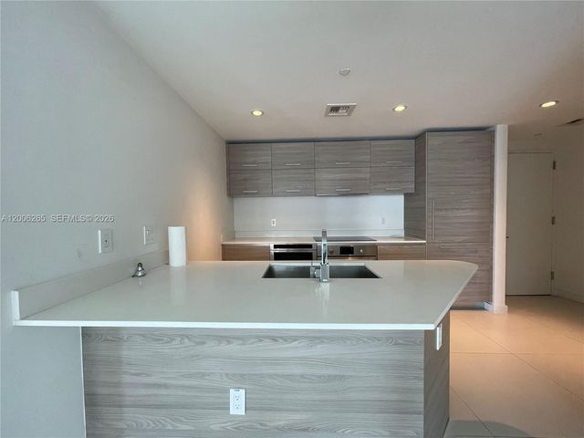 1300 S Miami Ave 2009, Miami, FL 33131