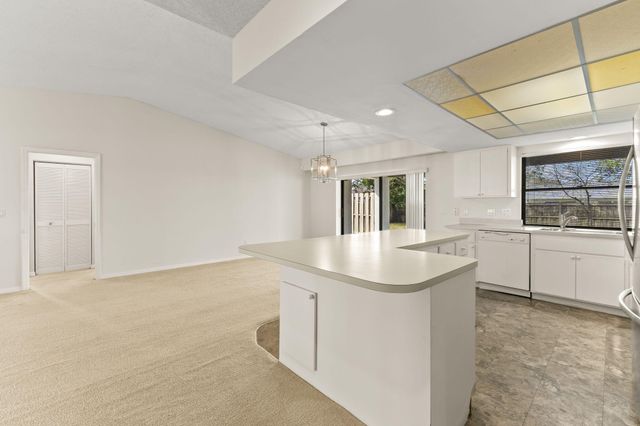 2489 SE Grand Dr, Port St. Lucie, Port St Lucie, FL 34952