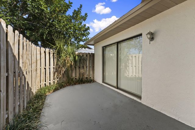 2489 SE Grand Dr, Port St. Lucie, Port St Lucie, FL 34952