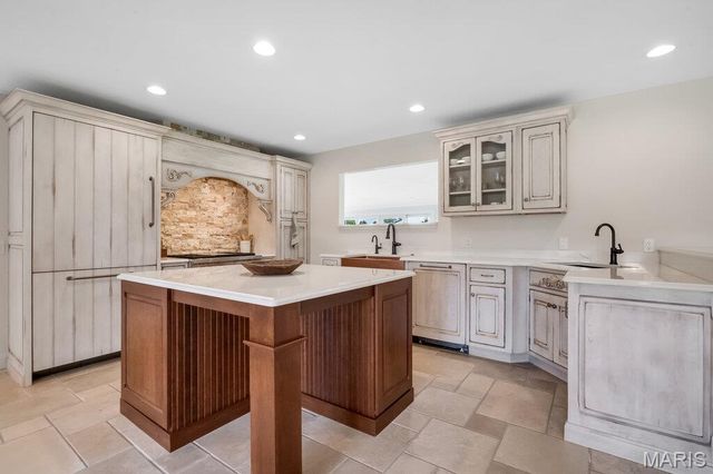 11069 State Highway OO, Wright City, MO 63390