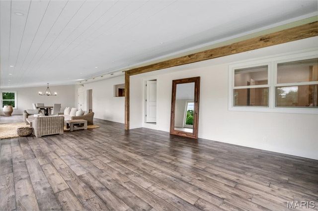 11069 State Highway OO, Wright City, MO 63390