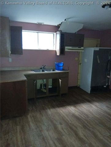 4902 Raven Drive, Charleston, WV 25306
