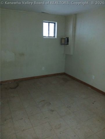 4902 Raven Drive, Charleston, WV 25306