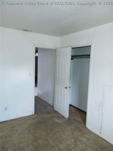 4902 Raven Drive, Charleston, WV 25306