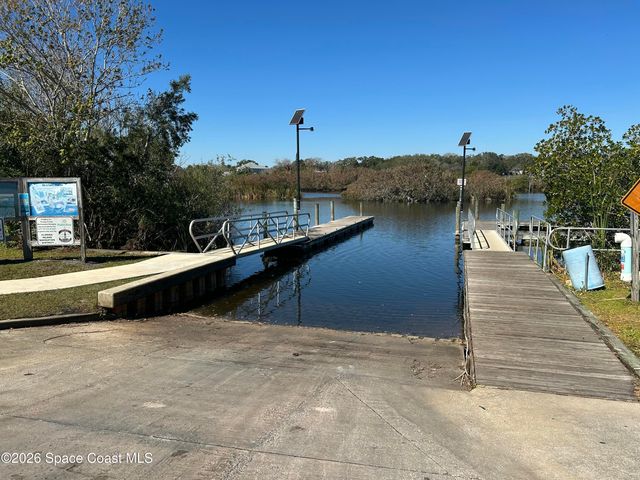 958 Chace Lane NE, Palm Bay, FL 32905