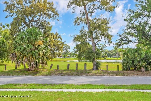 958 Chace Lane NE, Palm Bay, FL 32905
