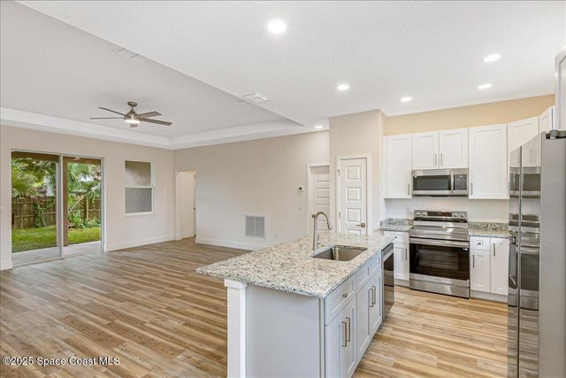 958 Chace Lane NE, Palm Bay, FL 32905