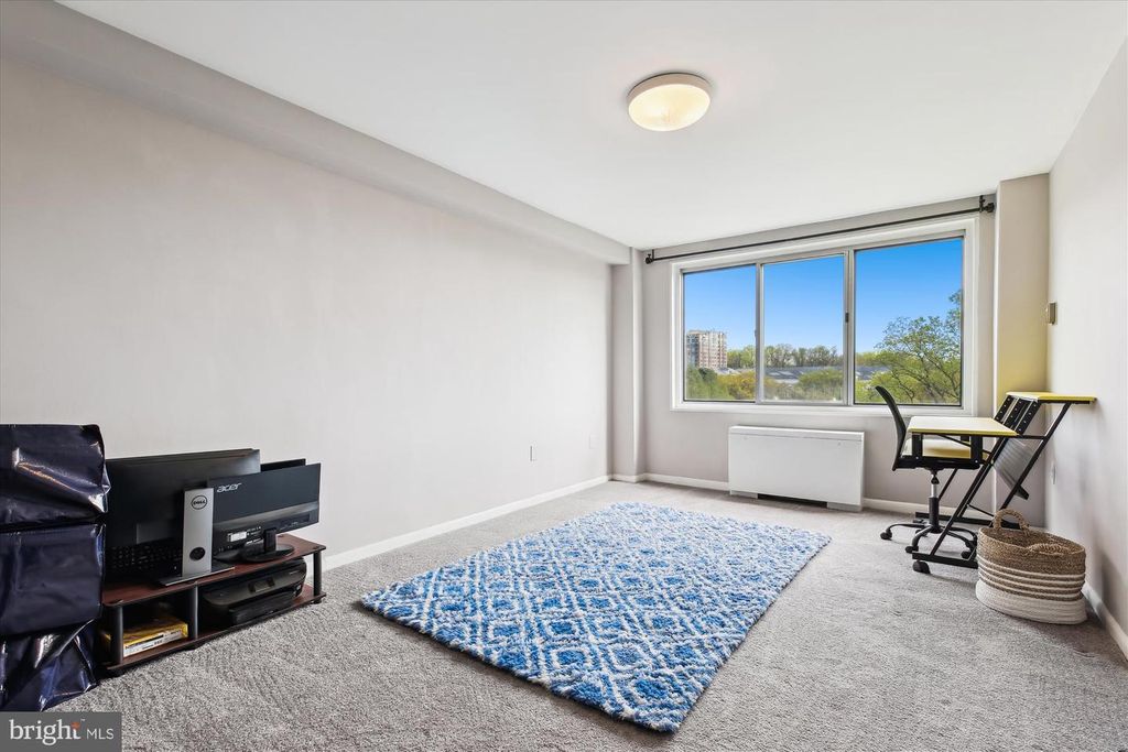 Image 24 of property listing at 10201 GROSVENOR PL #711, North Bethesda, MD 20852