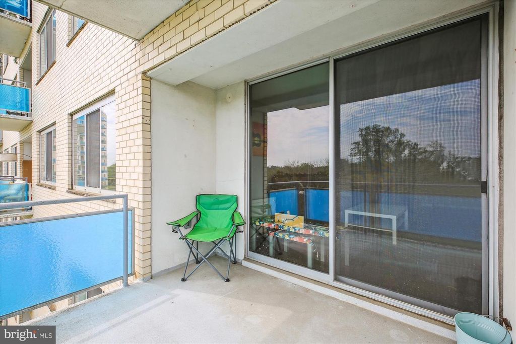 Image 28 of property listing at 10201 GROSVENOR PL #711, North Bethesda, MD 20852