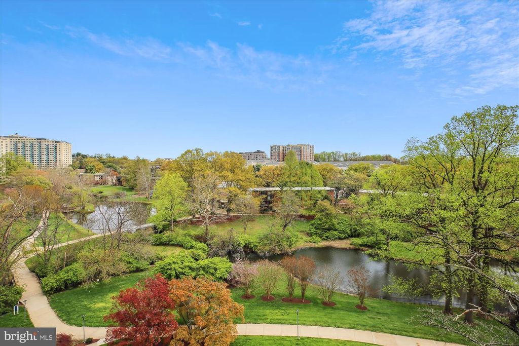Image 31 of property listing at 10201 GROSVENOR PL #711, North Bethesda, MD 20852