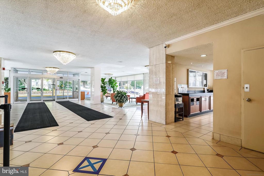 Image 41 of property listing at 10201 GROSVENOR PL #711, North Bethesda, MD 20852