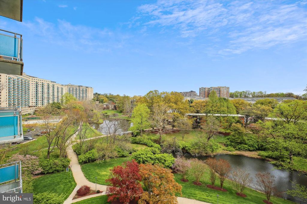 Image 42 of property listing at 10201 GROSVENOR PL #711, North Bethesda, MD 20852