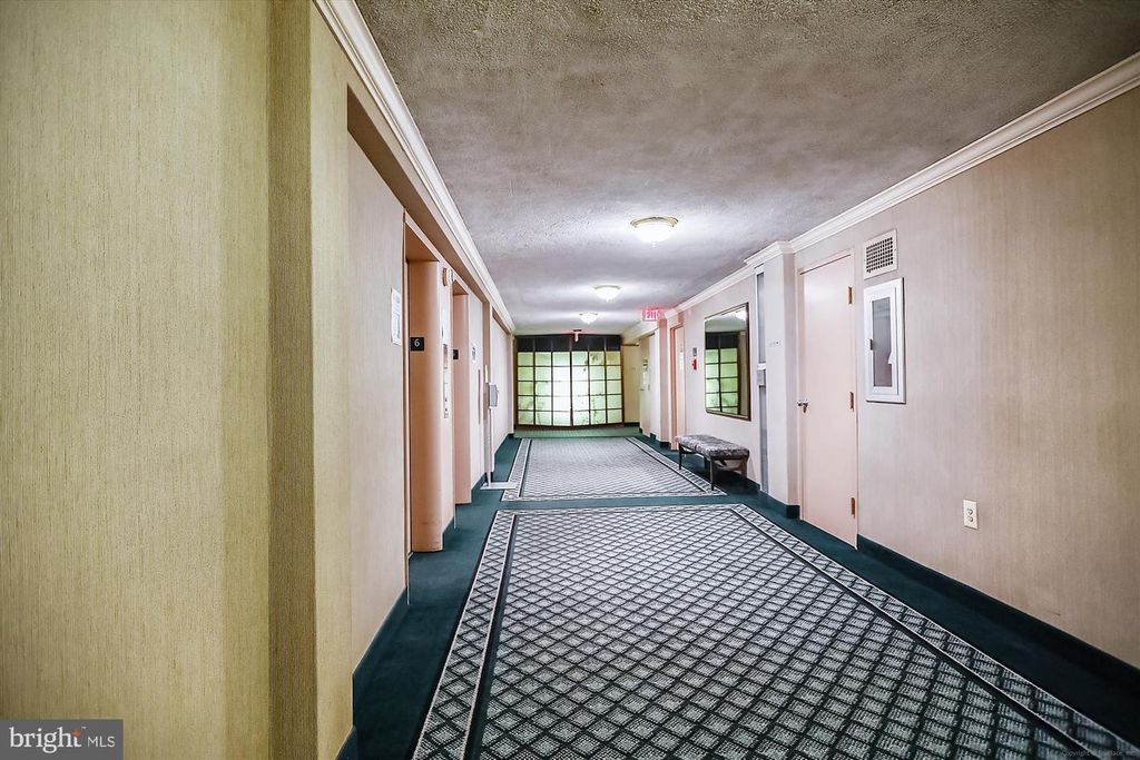 Image 45 of property listing at 10201 GROSVENOR PL #711, North Bethesda, MD 20852