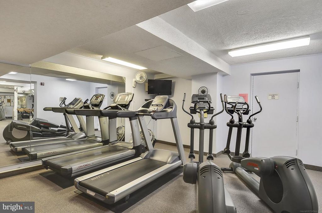 Image 47 of property listing at 10201 GROSVENOR PL #711, North Bethesda, MD 20852