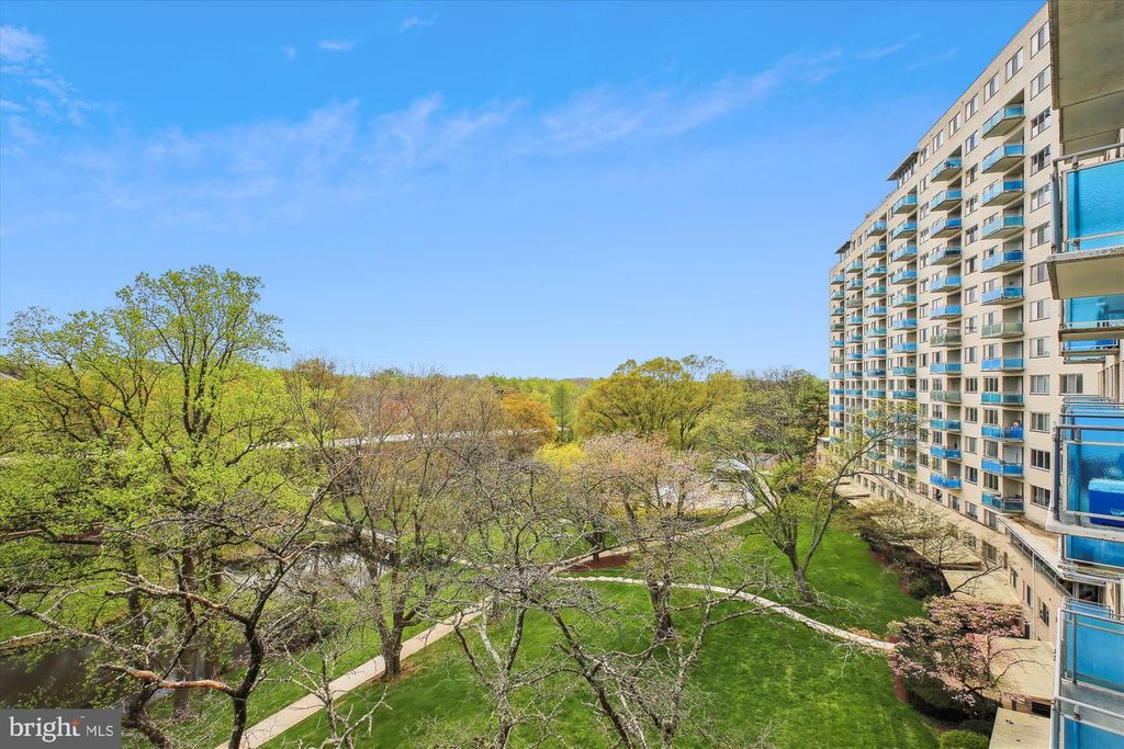 Image 49 of property listing at 10201 GROSVENOR PL #711, North Bethesda, MD 20852