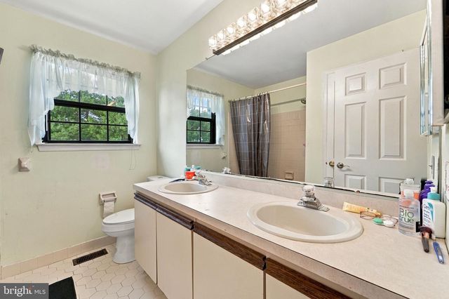 218 RAMBLEWOOD DR, Deptford, NJ 08080