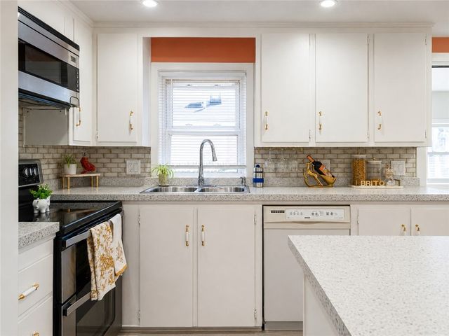 150 Woodbury Street, Pawtucket, RI 02861