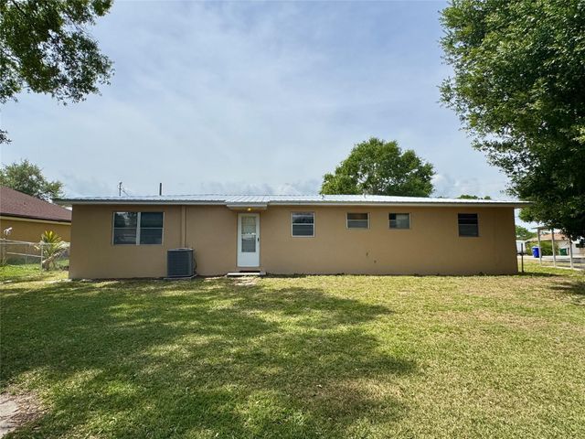 1203 SE 8th Ave, Okeechobee, FL 34974