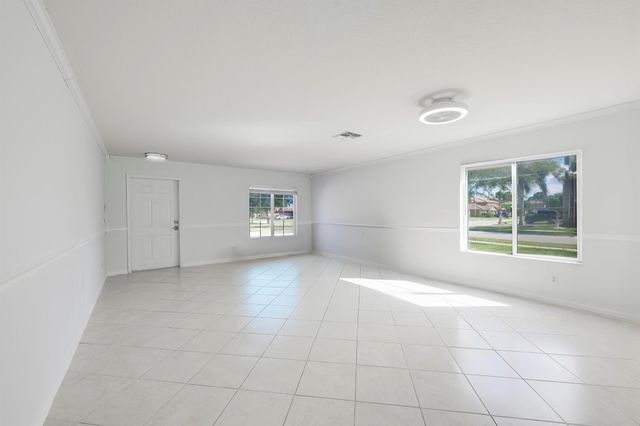 2882 SW Cape Breton Drive, Port St Lucie, FL 34953