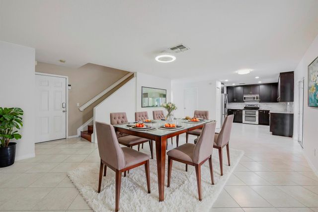 2882 SW Cape Breton Drive, Port St Lucie, FL 34953